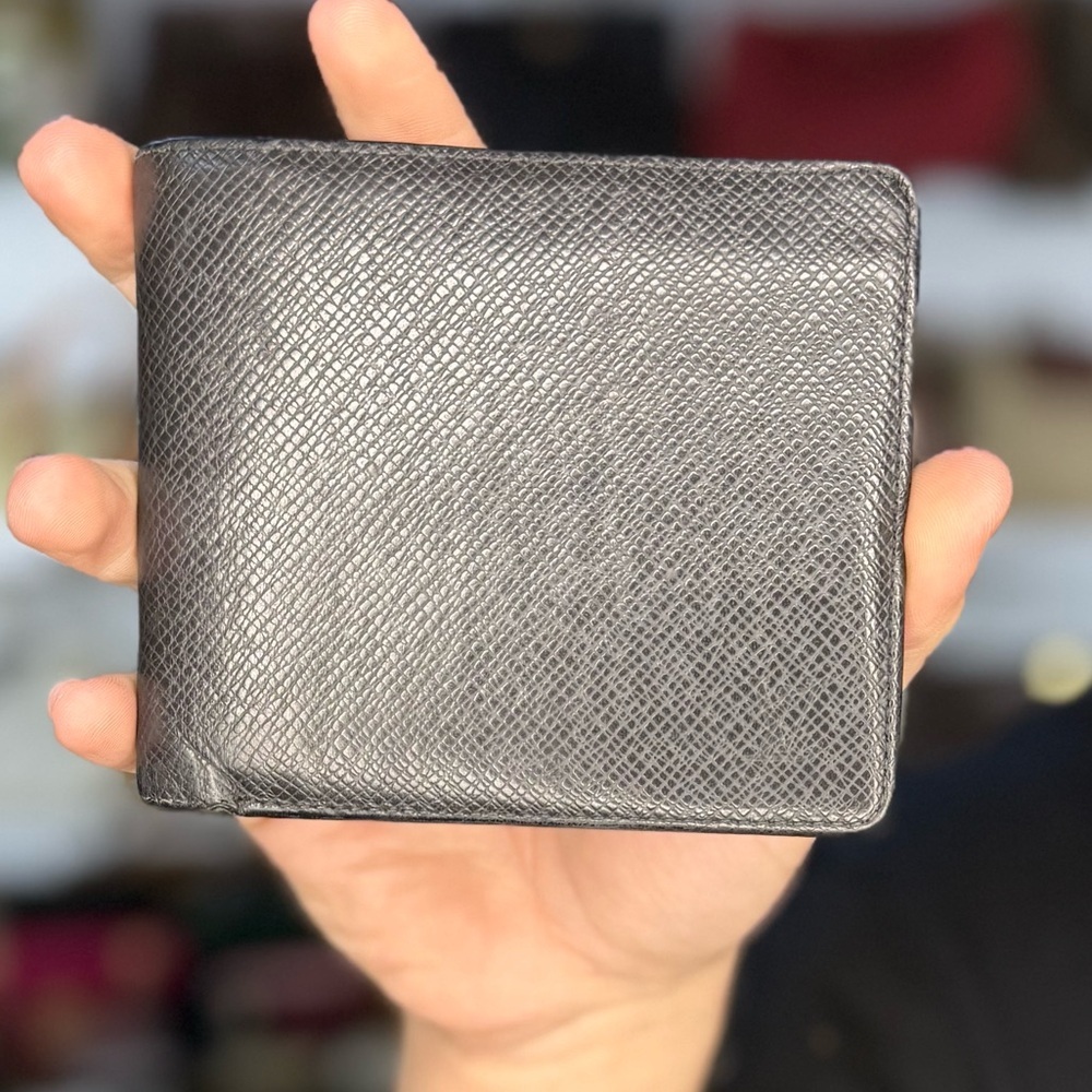 LV TAIGA LEATHER BIFOLD WALLET